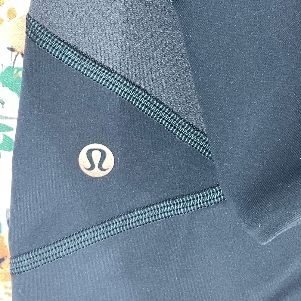 lululemon - Picture 3 of 4
